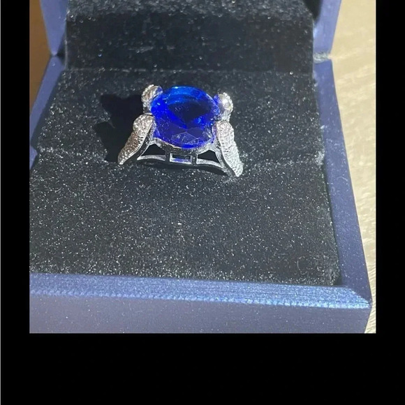 5 CARAT AAA BLUE SAPPHIRE
IN 925 SILVER AUSTRALIAN CRYSTAL DRIPPING SETTING 8 - Picture 15 of 15